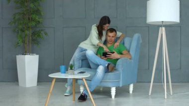 Kaygısız çift dijital tablet birlikte kullanma