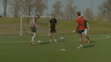Germe, futbolcular için esneklik egzersizleri