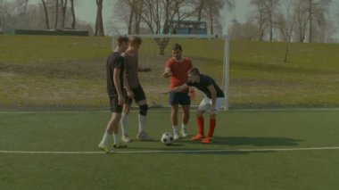 Maçtan önce birlikte elele futbol takımı