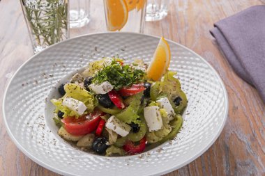 taze sebze beyaz peynir keçi domates biber salata zeytin salatası