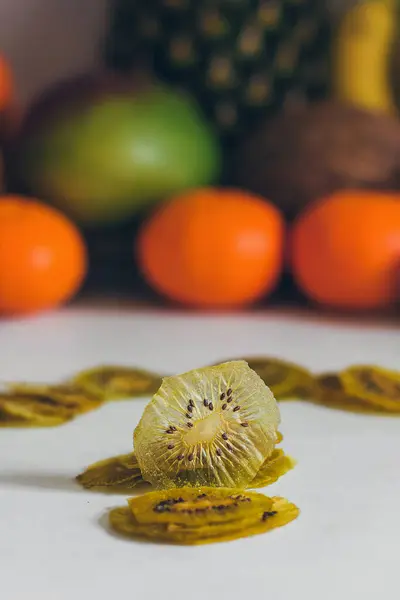 Tranches Fruits Déshydratées Fraîches Maison Séchées Saines Frites Fruits Collation — Photo