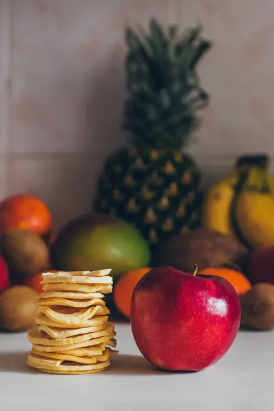 Tranches Fruits Déshydratées Fraîches Maison Séchées Saines Frites Fruits Collation — Photo