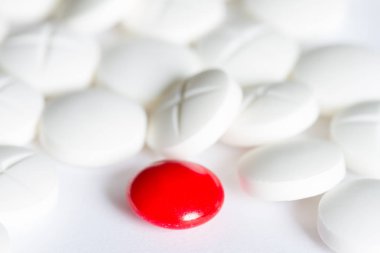 Beyaz hap tıbbi geçmişi kavramı arasında bir kırmızı hapı