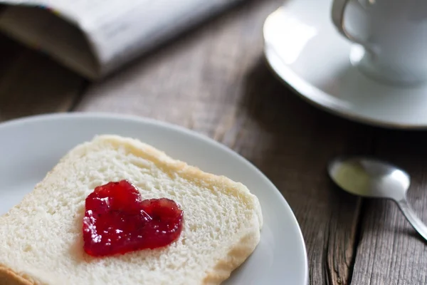 Frühstück Mit Herzform Marmelade Auf Brot Essen Abstraktes Konzept Stillleben — Stockfoto