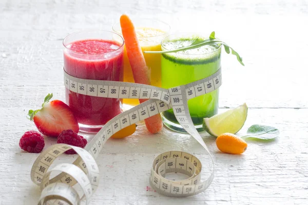 Świeże Soki Pomiaru Taśmy Owoców Warzyw Stracić Diety Waga — Zdjęcie stockowe