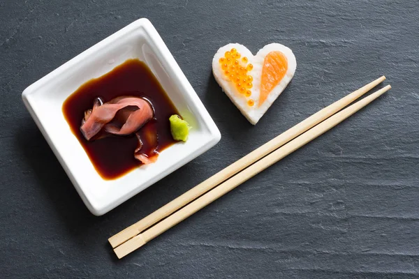 Sushi Concept Abstrait Coeur Fruits Mer Sur Fond Menu Marbre — Photo