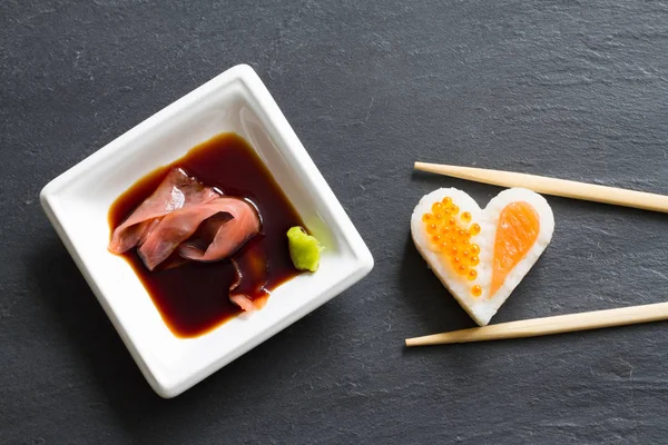 Sushi Concept Abstrait Coeur Fruits Mer Sur Fond Menu Marbre — Photo