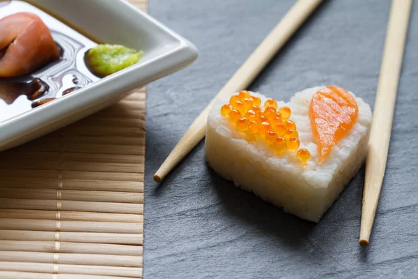 Sushi Coeur Macro Concept Fruits Mer Avec Saumon Caviar — Photo
