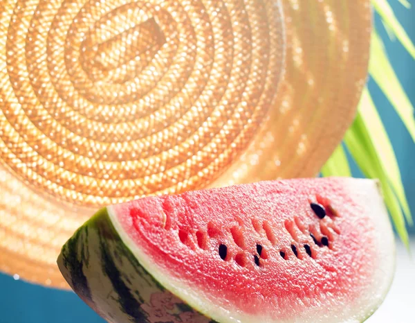 太陽の帽子とパーム抽象的な夏の背景 — ストック写真