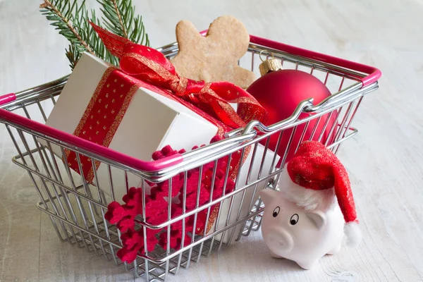 Compras Abstratas Natal Cesta Mealheiro Com Chapéu Papai Noel — Fotografia de Stock