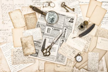 Antika ofis aksesuarları, eski mektup ve kartpostallar vintage st