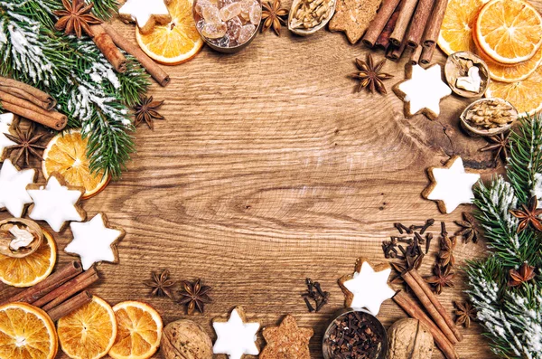 Weihnachtsdekoration Plätzchen Gewürze. Urlaub süßes Essen — Stockfoto