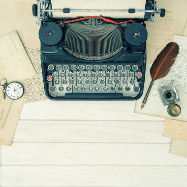 Antika daktilo ve vintage office araçları