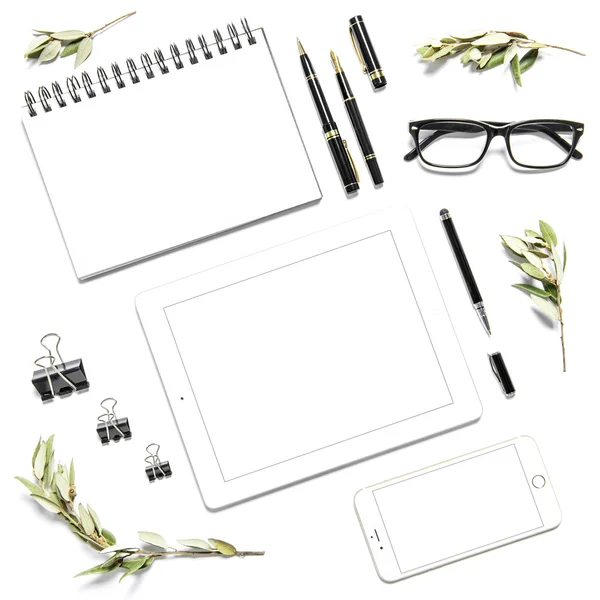 Office desk digital phone tablet pc open book Flat lay — Stock Photo, Image