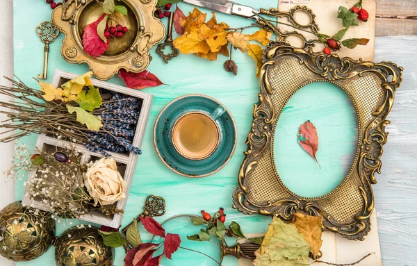 Herbst Blätter Kaffee golden Bilderrahmen vintage Sammelalbum — Stockfoto