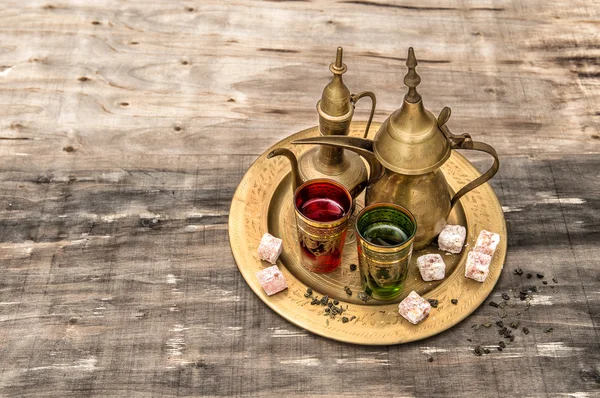Ρύθμιση του πίνακα τσαγιού. Ανατολίτικο φιλοξενία. Eid Μουμπάρακ — Φωτογραφία Αρχείου