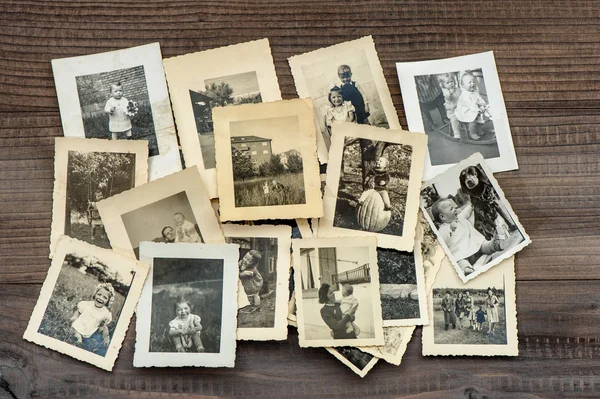 Vintage familiefoto's oude foto's gebruikte papier — Stockfoto