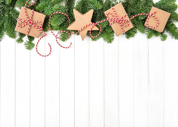 Weihnachtsbaum Zweige Dekoration Holz Hintergrund — Stockfoto