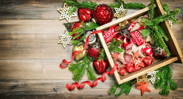 Vánoční ozdoby dekorace borovice vintage větve stromu — Stock fotografie
