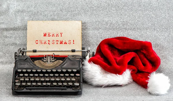 Oude schrijfmachine rode hoed Merry Christmas Retro stijl foto — Stockfoto