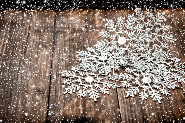 Christmas decoration snowflakes falling snow effect — Stock Photo, Image