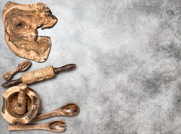 Деревянные кухонные принадлежности Кухонная посуда — стоковое фото