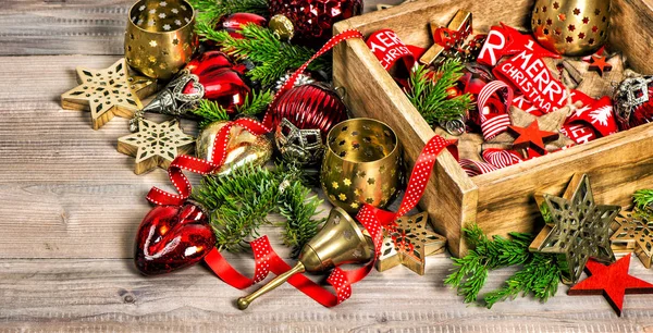 Addobbi natalizi stelle gingilli ornamenti arrangiamenti festivi — Foto Stock