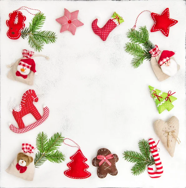 Weihnachtsrahmen aus Ornamenten — Stockfoto