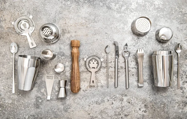 制作鸡尾酒调酒师设备 — 图库照片