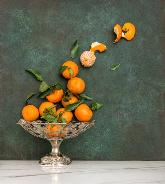 Owoców mandarynki. Pomarańczowy mandarine zielonych liści — Zdjęcie stockowe