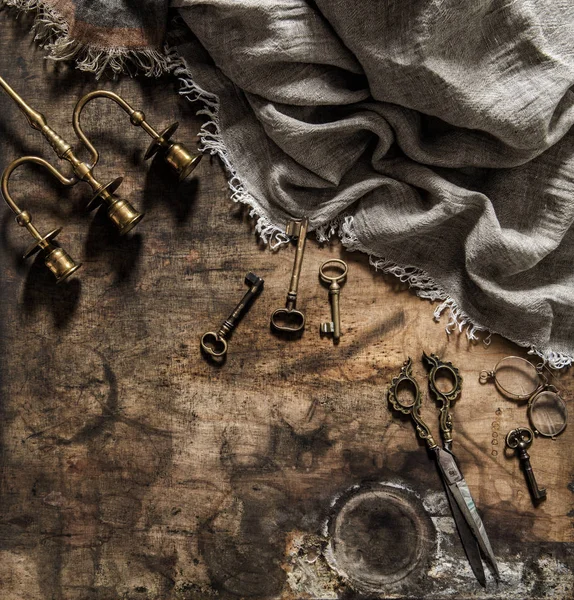 Клавиши ножницы старинные Ностальгический натюрморт — стоковое фото