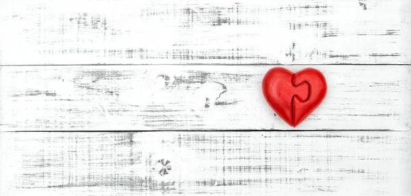 Rood hart Valentijnsdag liefde concept — Stockfoto