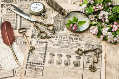 Vintage moda dergisi yazı araçları antika aksesuarlar