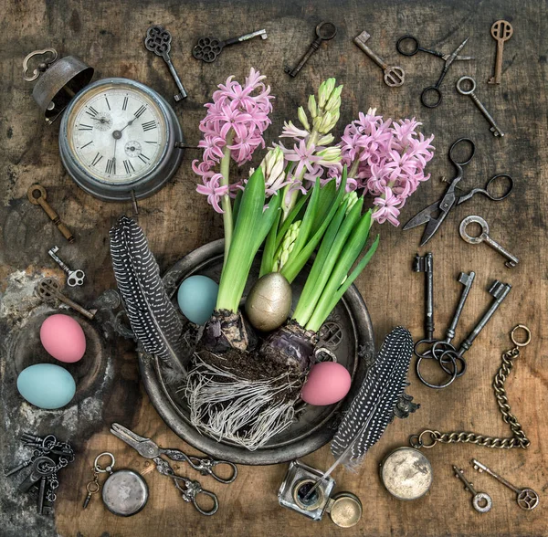 Pasqua decorazione fiori uova oggetti Vintage — Foto Stock