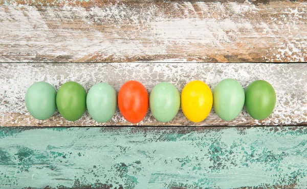 Kolorowe ozdoba wakacji jaja wielkanocne — Zdjęcie stockowe