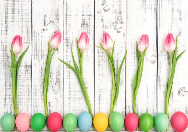 Easter eggs tulip flowers decoration — Stock Photo, Image