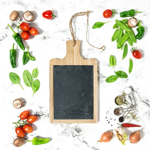 Pizarra para verduras de texto Menú de comida saludable —  Fotos de Stock