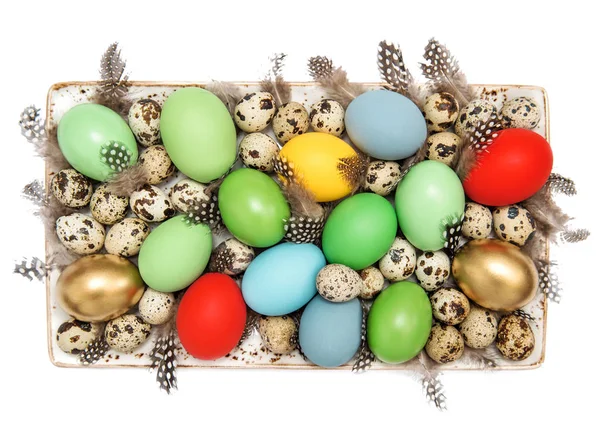 Ovos de Páscoa Decoração festiva fundo branco — Fotografia de Stock