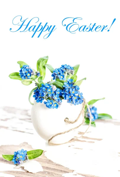 Forget me not flowers Easter egg Holidays decoration — Stock Photo, Image