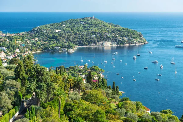 Türkis Mittelmeer blauer Himmel Sommerurlaub — Stockfoto