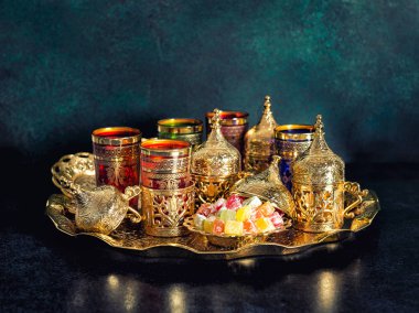 Çay tablo altın yemekleri oryantal konukseverlik Ramadan vintage