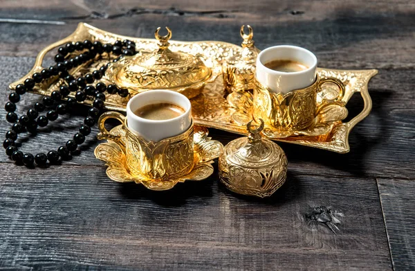 Исламские праздники кофе чашки четки — стоковое фото