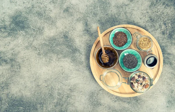 Yulaflı müsli kahvaltı chia tohumu keten tohumu bal vintage