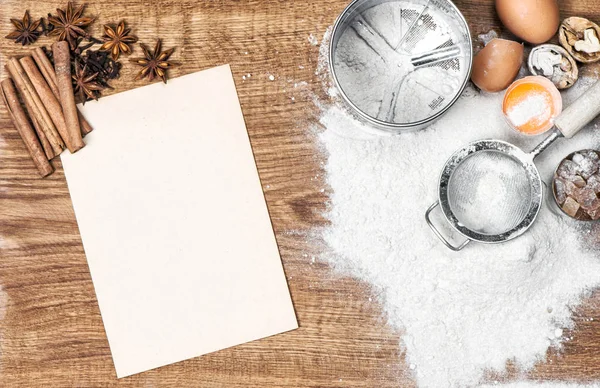 Bakning verktyg ingredienser degen förberedelse receptbok — Stockfoto