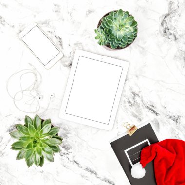 Tablet Pc sulu Ofis Masası düz Noel yatıyordu