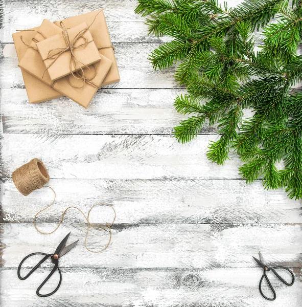 Noel dekorasyon hediye kutuları düz yatıyordu — Stok fotoğraf
