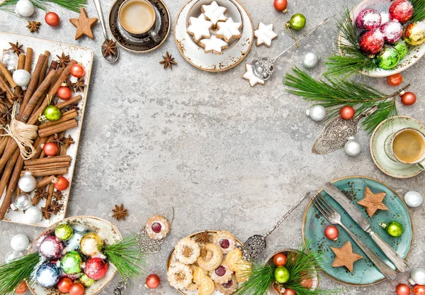 Christmas cookies coffee Festive table decoration — Stock Photo, Image