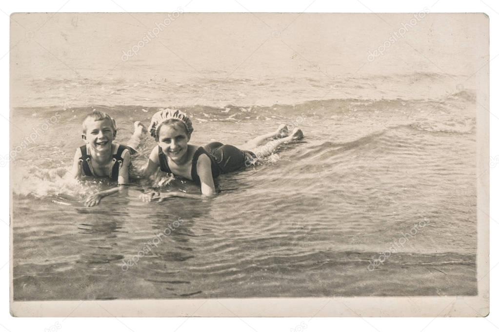 Old photo kids on the sea Vintage picture