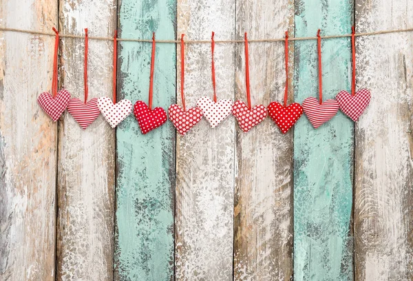 Valentijnsdag decoratie rode harten liefde romantisch — Stockfoto