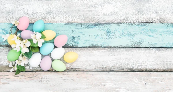 Easter eggs decoration rustic wooden background vintage — Stock Photo, Image